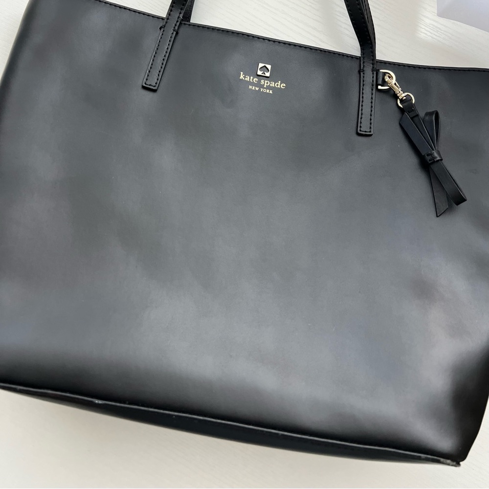 Kate spade black simple purse!
